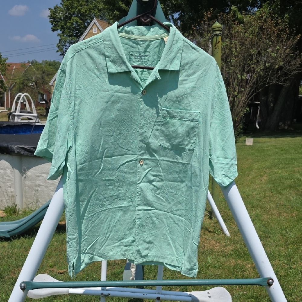 Tommy Bahama Light Green Casual Button-Down Shirt